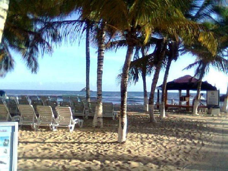 Portofino Complex Hotel Playa El Agua Екстериор снимка