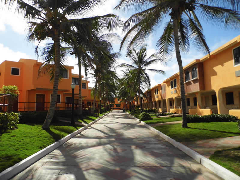 Portofino Complex Hotel Playa El Agua Екстериор снимка